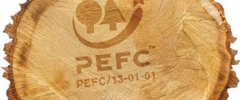 Com o propósito de promover a marca PEFC junto de vários agentes da cadeia de valor, o PEFC Portugal organiza no dia 14 de Outubro, pelas 10horas, um Encontro sobre Cadeias de Custódia no âmbito da Certificação da Gestão Florestal Sustentável.

A iniciativa realizar-se-á através da plataforma Zoom, e irá reunir representantes de entidades certificadas ou com interesse na utilização da marca PEFC como forma de demonstrar o seu compromisso com a sustentabilidade das florestas.&nbsp;

O Encontro contará, ainda, com a presença da convidada especial, e Secretária-geral do PEFC Espanha, Ana Belén Noriega.

Ao longo da cadeia de abastecimento, desde a produção à distribuição e produto final, a marca PEFC assegura que os produtos por si certificados são provenientes de florestas geridas de forma sustentável, requisito a que os consumidores são cada vez mais sensíveis.

&nbsp;Reconhecer a marca e adquirir produtos certificados PEFC estimula o mercado e contribui para promover a melhoria contínua dos recursos florestais, pois enquanto clientes e consumidores de produtos florestais, devemos adotar padrões de consumo e produção sustentáveis.

PROGRAMA

10:00 – Boas vindas - José Gaspar, Direcção PEFC Portugal

10:05 – Cadeia de Custódia (CdC) da floresta ao produto - Raquel Martinho, PEFC Portugal

10:15 – Certificação CdC – Caso Altri - Pedro Serafim, ALTRI

10:25 – Desafios e oportunidades da marca PEFC&nbsp;

Mesa redonda com:

Paula Guimarães – vice-presidente PEFC Portugal

Maria João Lopes – semanário Expresso

Luis Roxo – CERNA

Luis Mendes – EMBA – Comércio e Industria de Embalagem

11:10 Rastreabilidade do produto e integridade do sistema – O papel do organismo de certificação &nbsp;

Cláudia Rosas, APCER

11:20 – Forest_SIM – Uma ferramenta ao serviço da certificação

Susana Brígido, 2BForest

11:30 – Testemunho PEFC Espanha - Ana Belén Noriega, Secretária geral PEFC Espanha

11:45 – Perguntas &amp; Respostas

11:55 - Encerramento

&nbsp;

INSCRIÇÃO OBRIGATÓRIA EM:


	https://docs.google.com/forms/d/e/1FAIpQLSdgDDyxiRFhoYhaO1JXpYKr3wyLhv3GswQY5EU8HiXyk6QVrg/viewform

&nbsp;NOTA:

O PEFC (Programme for the Endorsement of Forest Certification Schemes) é uma aliança Internacional que conta com mais de 50 esquemas nacionais reconhecidos e mais de 325 milhões de hectares de floresta certificada, sendo o maior Sistema de Certificação Florestal no mundo.

O PEFC Portugal é o Sistema Português de Certificação da Gestão Florestal Sustentável, reconhecido pelo PEFC Internacional, que permite aos produtores florestais portugueses cumprirem requisitos de gestão florestal sustentável reconhecidos internacionalmente.

Fonte: PEFC